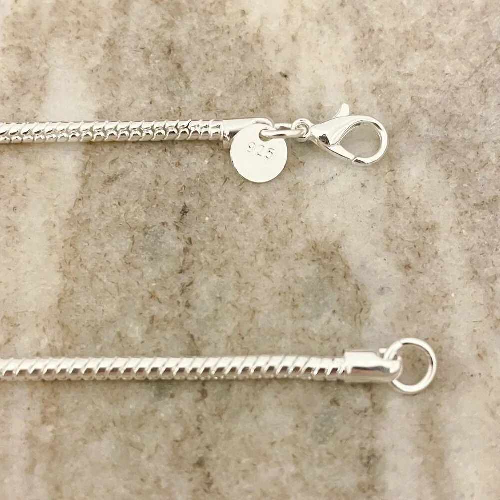 Sleek Silver Herringbone Chain Necklace — Shiny Everyday Layering 19” - Picture 6 of 6